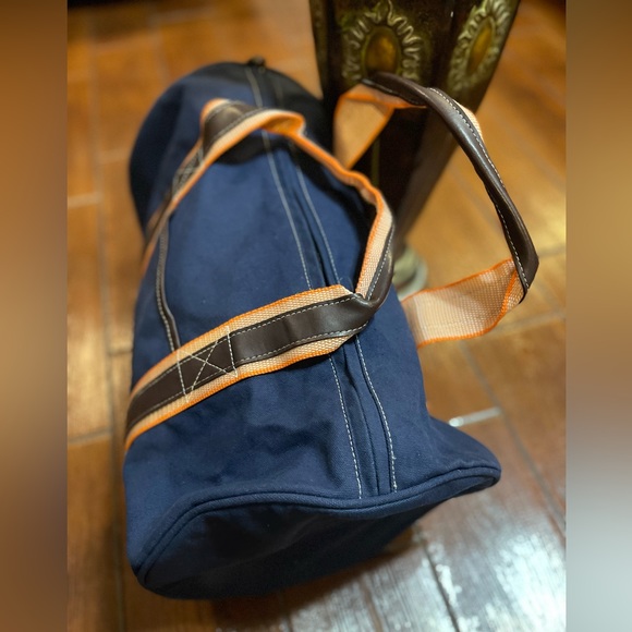 For Him Mens Victoria’s Secret Duffle - Picture 4 of 8